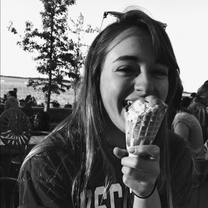 Meet your Posher, Elise